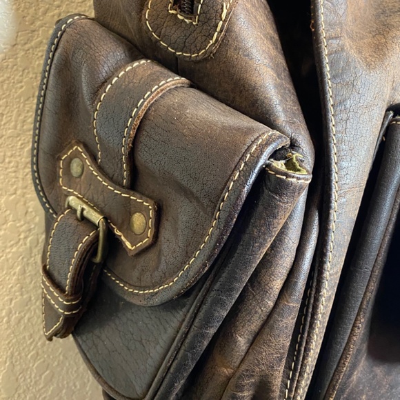 Vintage oversized leather backpack (1980’s) - Picture 5 of 16